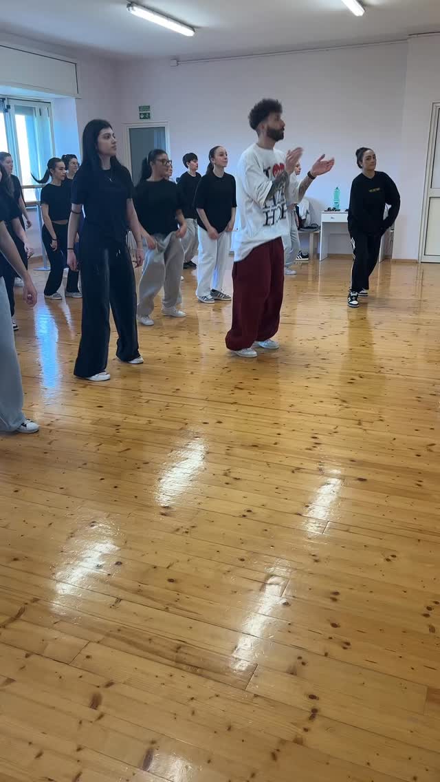 @salvatorecapassoo 
 
Let’s Xmas Dance ❤️❤️❤️❤️