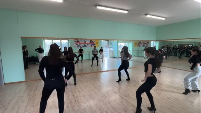 #movementdanceacademyit ❤️

@iamgianlucacrispino ❤️

Let’s Xmas Dance ❤️

#hells ❤️