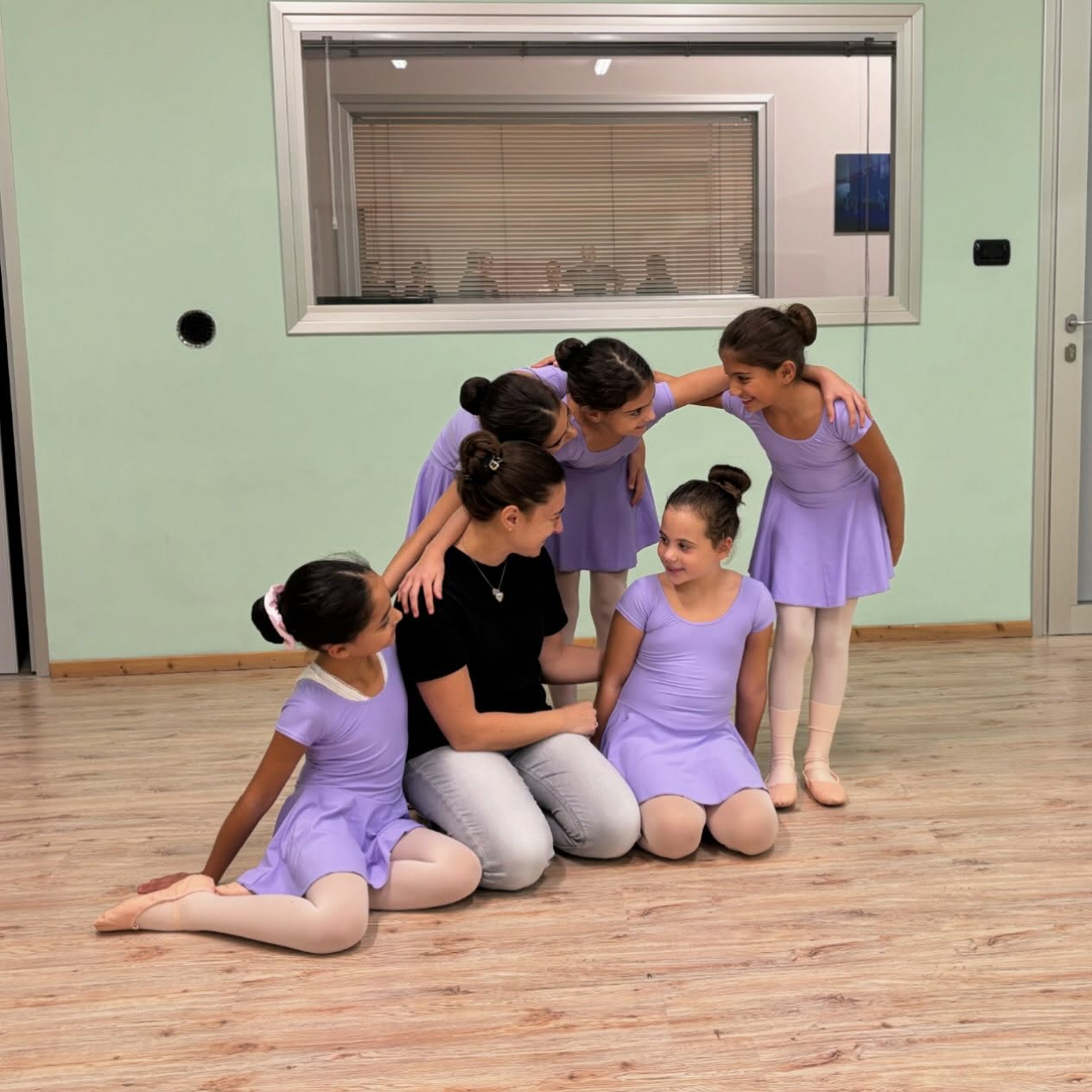 La danza e’ soprattutto questo ❤️

Gioia 🤩 complicità 🫶 e tanto amore 😍

Le nostre piccole #ballerine 🥰

#movementdanceacademyit